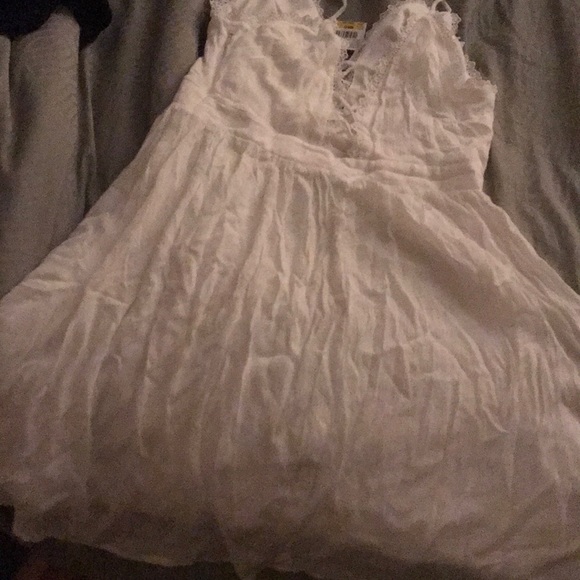 Medium sized summer white dress - Picture 4 of 4